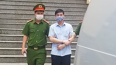 Cựu Thượng tá Công an Hòa Bình khai bị vu khống đưa tiền nâng điểm thi
