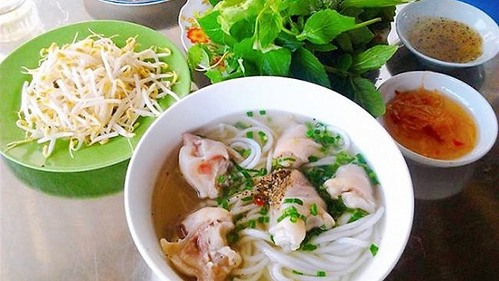 Trang Bang rice noodle soup