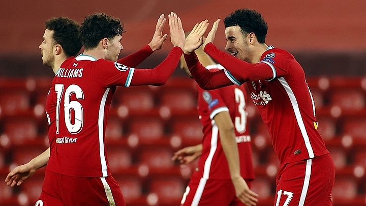 Champions League: Liverpool vượt qua vòng bảng, Real Madrid "lâm nguy" 