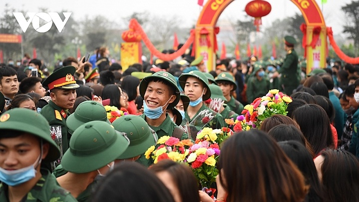 Hôm nay, 30 quận huyện của Hà Nội tổ chức lễ giao nhận thanh niên nhập ngũ 