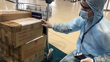 Đưa 2.500 cuốn sách đến với các em nhỏ trong khu cách ly TP.HCM