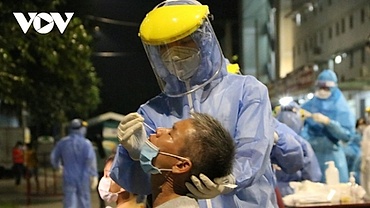 Coronavirus outbreak hitting its peak in Binh Duong, expert says