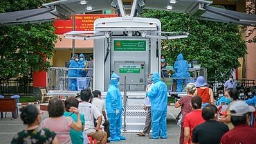 TP.HCM đến từng nhà tiêm vaccine COVID-19 
