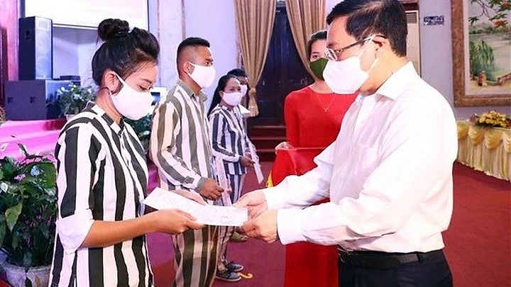 Deputy PM attends ceremony to announce amnesty decision in Thai Nguyen