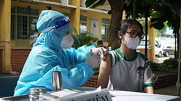 HCM City starts vaccinating children against COVID-19