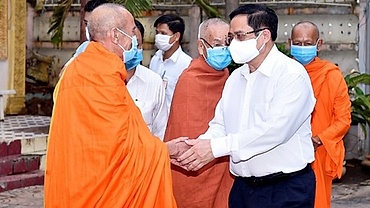 PM thanks religious dignitaries, followers for contributions to pandemic fight