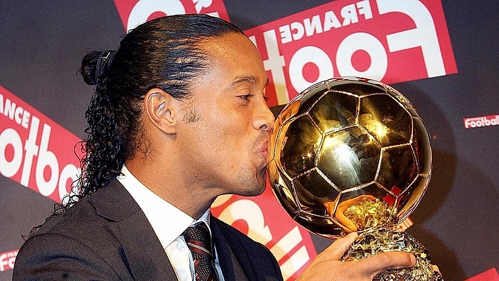 Ngày này năm xưa: Ronaldinho giành Quả bóng Vàng 