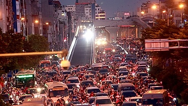 Hanoi plans to initiate ban on motorbikes after 2025