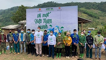 Israeli embassy donates over 22,000 trees to Hoa Binh farmers
