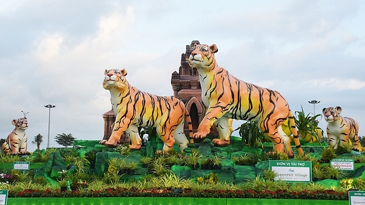 Bình Định trưng bày biểu tượng linh vật năm Nhâm Dần 2022