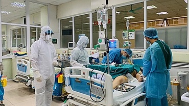 Daily COVID-19 death toll hits six-month record low in HCM City 