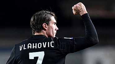 Dusan Vlahovic ghi bàn như máy, Juventus củng cố vị trí top 4 Serie A