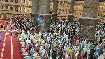 237 triệu tín đồ Hồi giáo Indonesia bắt đầu tháng nhịn ăn Ramadan