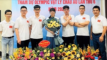 Vietnamese students win three medals at EuPhO 2022