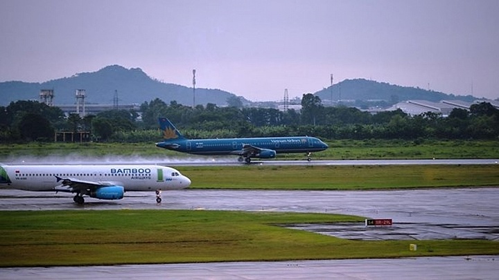 Vietnam Airlines restores operations at airports after typhoon