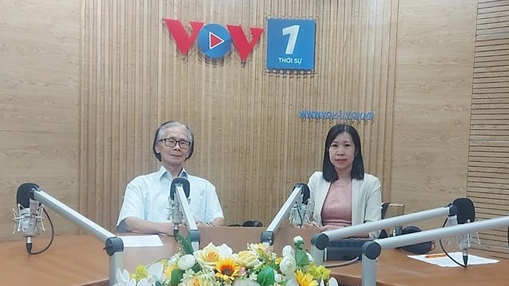 Bảo vệ người tiêu dùng trong bối cảnh xăng dầu khan hiếm và giá cả thất thường