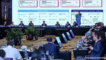 Foreign policymakers share experiences in digital transformation in Hanoi 