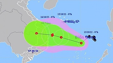 Tropical storm likely to form, threatens central Vietnam this weekend