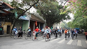 Hanoi friendship cycling journey held to promote green practices