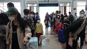 Ho Chi Minh City railway station busy as Tet approaches