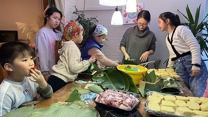 Overseas Vietnamese considered ambassador bringing Vietnam to the world