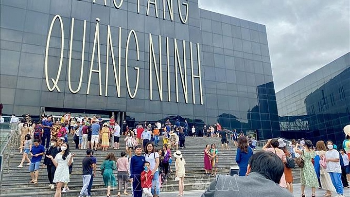 Only Chinese arrivals with virus symptoms subject to COVID-19 testing