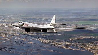 So găng sức mạnh “bóng ma tử thần” B-2 của Mỹ và oanh tạc cơ Tu-160M của Nga