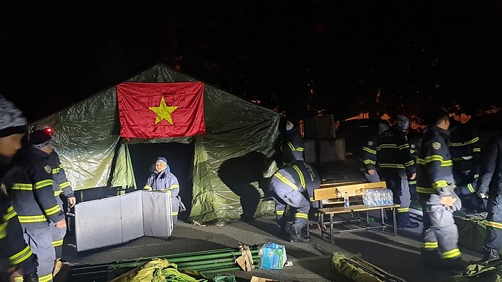 Vietnamese rescue team begins search mission in Turkey