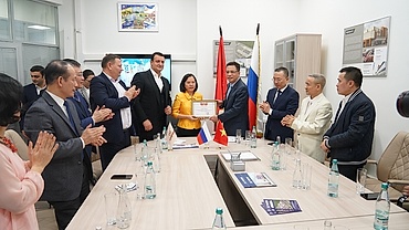 Đại sứ Đặng Minh Khôi thăm và làm việc với cộng đồng người Việt kinh doanh tại Nga