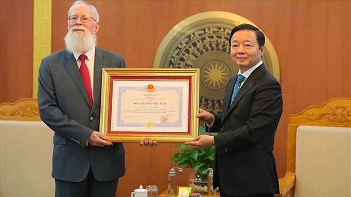 Policy advisor awarded friendship medal for natural resources and environment efforts
