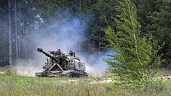 Nga tấn công và phá hủy kho đạn dược cùng nhiều lựu pháo của Ukraine