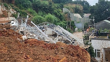 Five rescued from Da Lat landslide