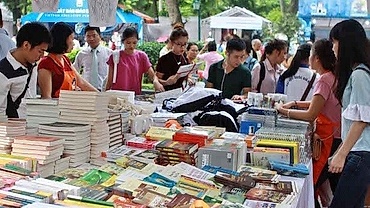 Publishing houses work hard to introduce Vietnamese books abroad