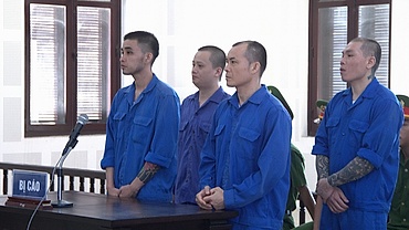 Xét xử nhóm côn đồ đánh nhau trong quán Bar