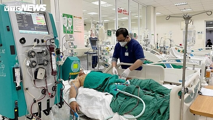 Người bệnh sốt xuất huyết trở nặng, tử vong vì chủ quan “hết sốt là hết bệnh”