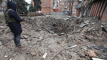 Nga thực hiện gần 100 vụ không kích, Ukraine kêu gọi viện trợ khẩn