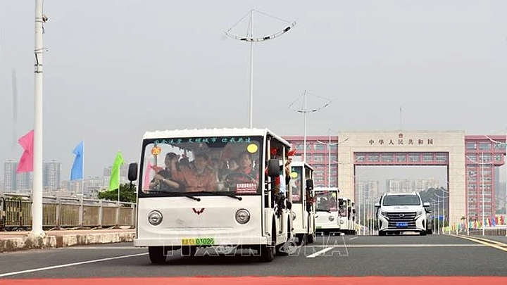 Passenger bus route linking Ha Long and China’s Nanning City launched