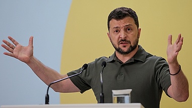 Toàn cảnh quốc tế sáng 11/2: Ông Zelensky bị nghi ngờ tính hợp pháp