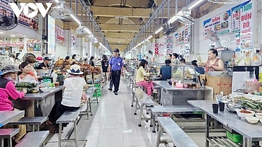 Da Nang steps up food safety efforts for 2025 International Fireworks Festival