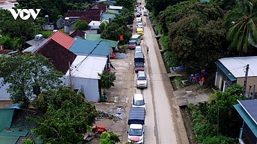 Relief convoys stream into flood-hit area, bring aid to isolated communities