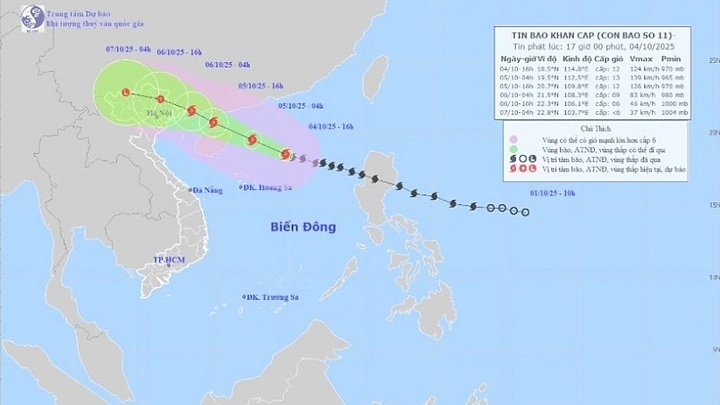 Typhoon Matmo intensifies, forecast to bring heavy rain to six Vietnamese provinces
