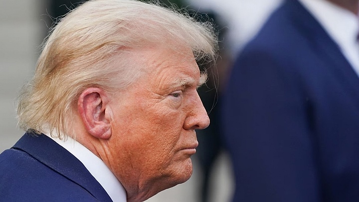Ông Trump tuyên bố Mỹ đang bắt đầu chiến dịch dọn sạch eo biển Hormuz