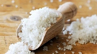 Dùng muối hột đúng cách, lợi cho sức khỏe nhiều hơn bạn nghĩ
