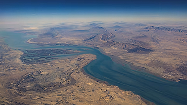Iran đề xuất tách eo biển Hormuz khỏi thỏa thuận hạt nhân