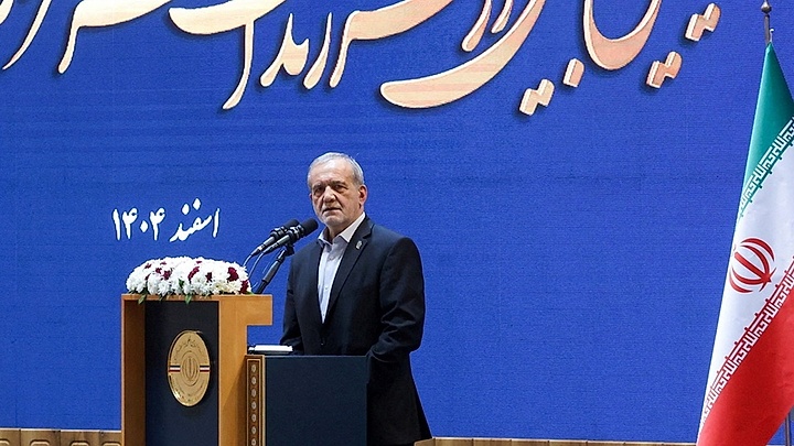 Tổng thống Iran: Ưu tiên ngoại giao nhưng không thể tin tưởng Mỹ