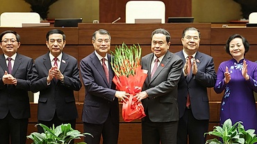 Quốc hội phê chuẩn 6 Phó Thủ tướng và các bộ trưởng, trưởng ngành