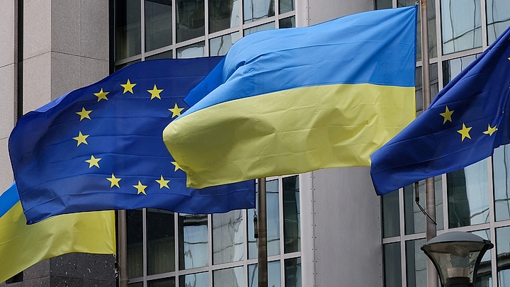 EU phê duyệt gói hỗ trợ 90 tỷ euro cho Ukraine và gói trừng phạt thứ 20 với Nga