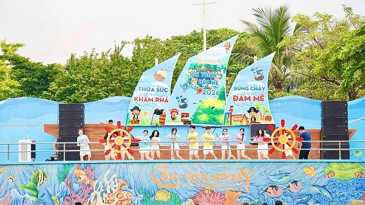 Hanoi rolls out vibrant tourism activities during April 30-May 1 celebrations