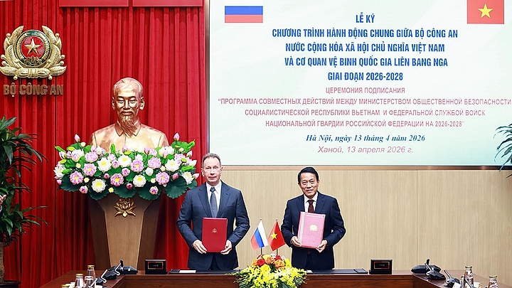 Vietnam and Russia sign action plan on security and law enforcement cooperation