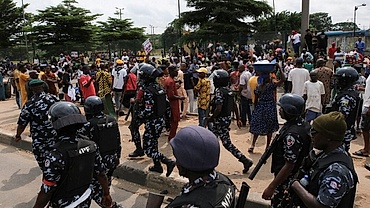 Nigeria truy tố 6 người tội phản quốc vì âm mưu lật đổ Tổng thống